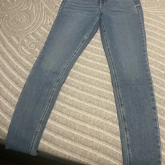 Old Navy, New with tags size 2 super skinny, Rock Star high rise jeans. - Picture 3 of 3